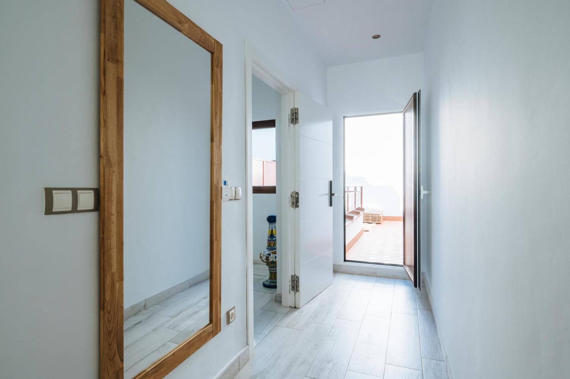 Apartamentos "El Escondite De Triana" Seville Ngoại thất bức ảnh