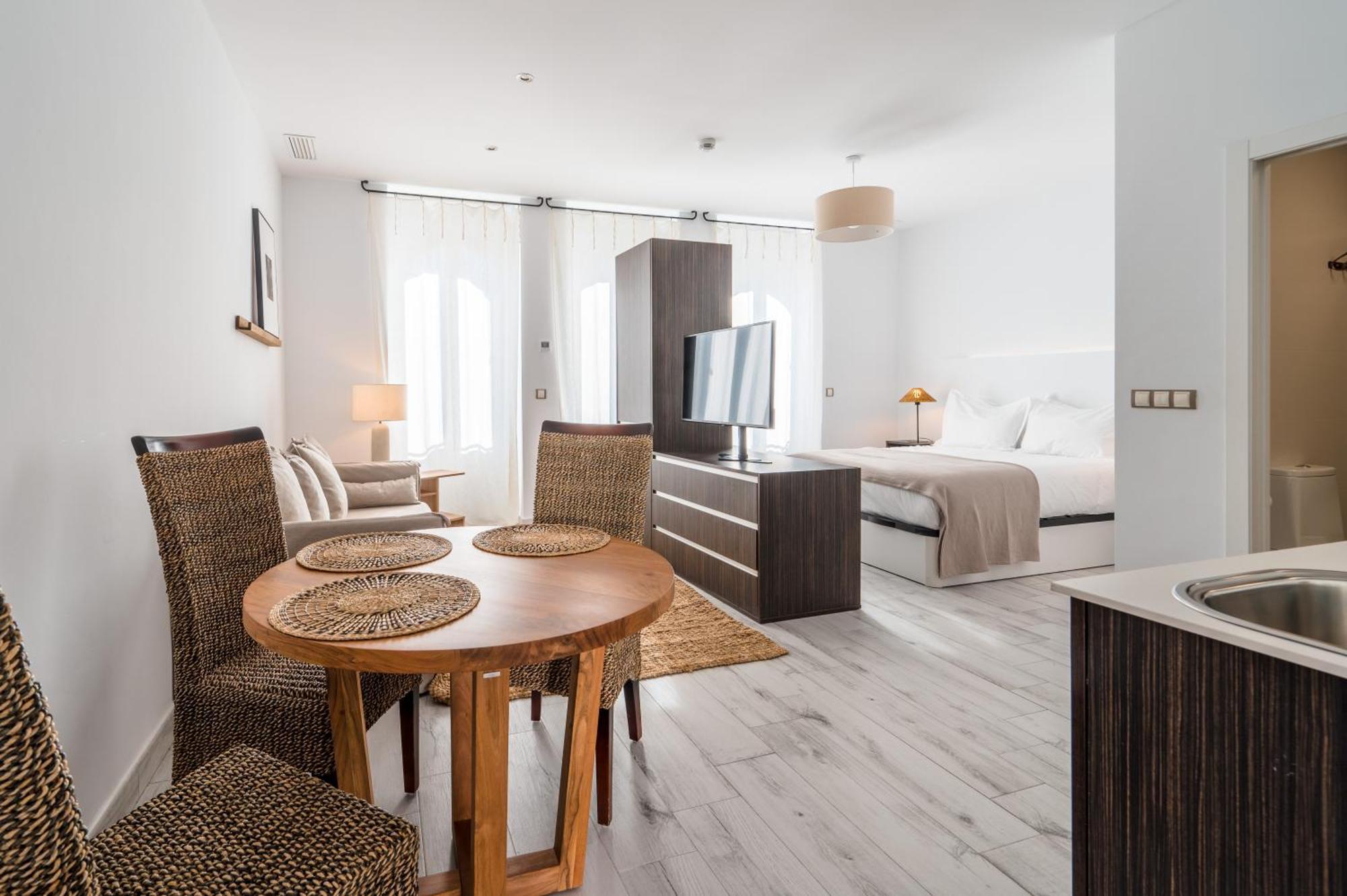 Apartamentos "El Escondite De Triana" Seville Ngoại thất bức ảnh