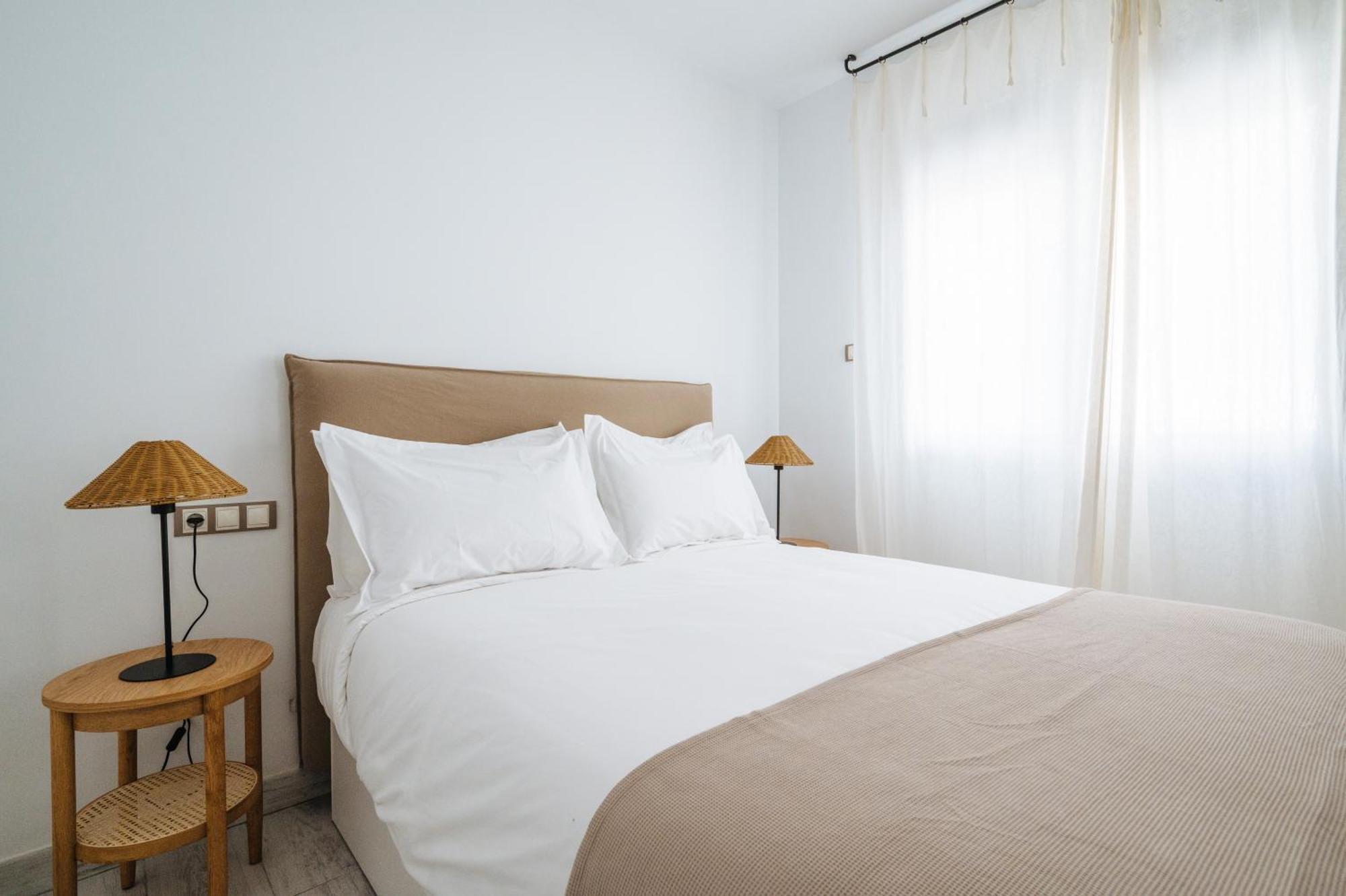 Apartamentos "El Escondite De Triana" Seville Ngoại thất bức ảnh