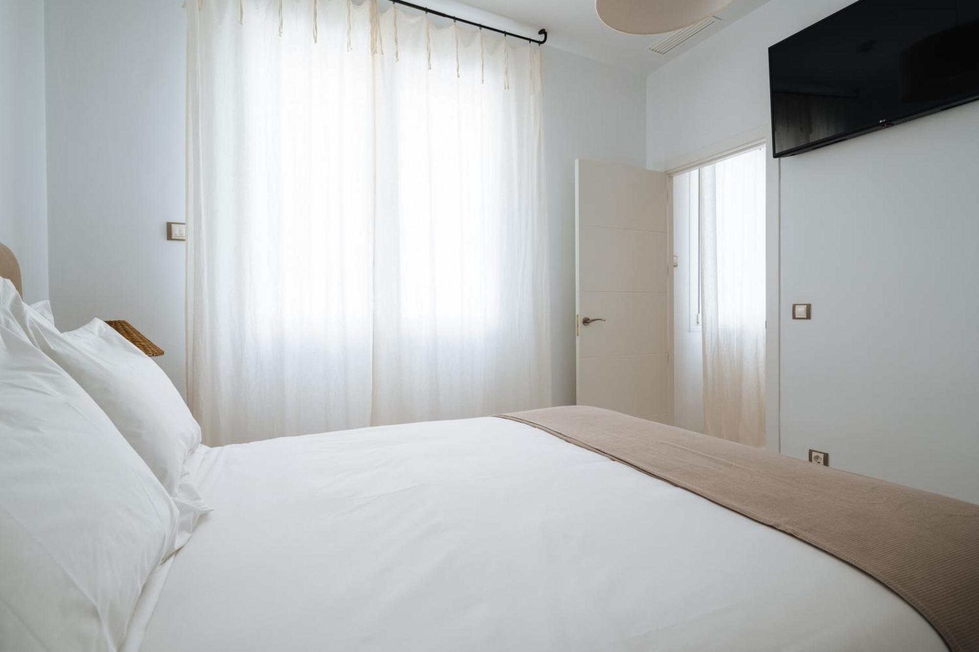 Apartamentos "El Escondite De Triana" Seville Ngoại thất bức ảnh