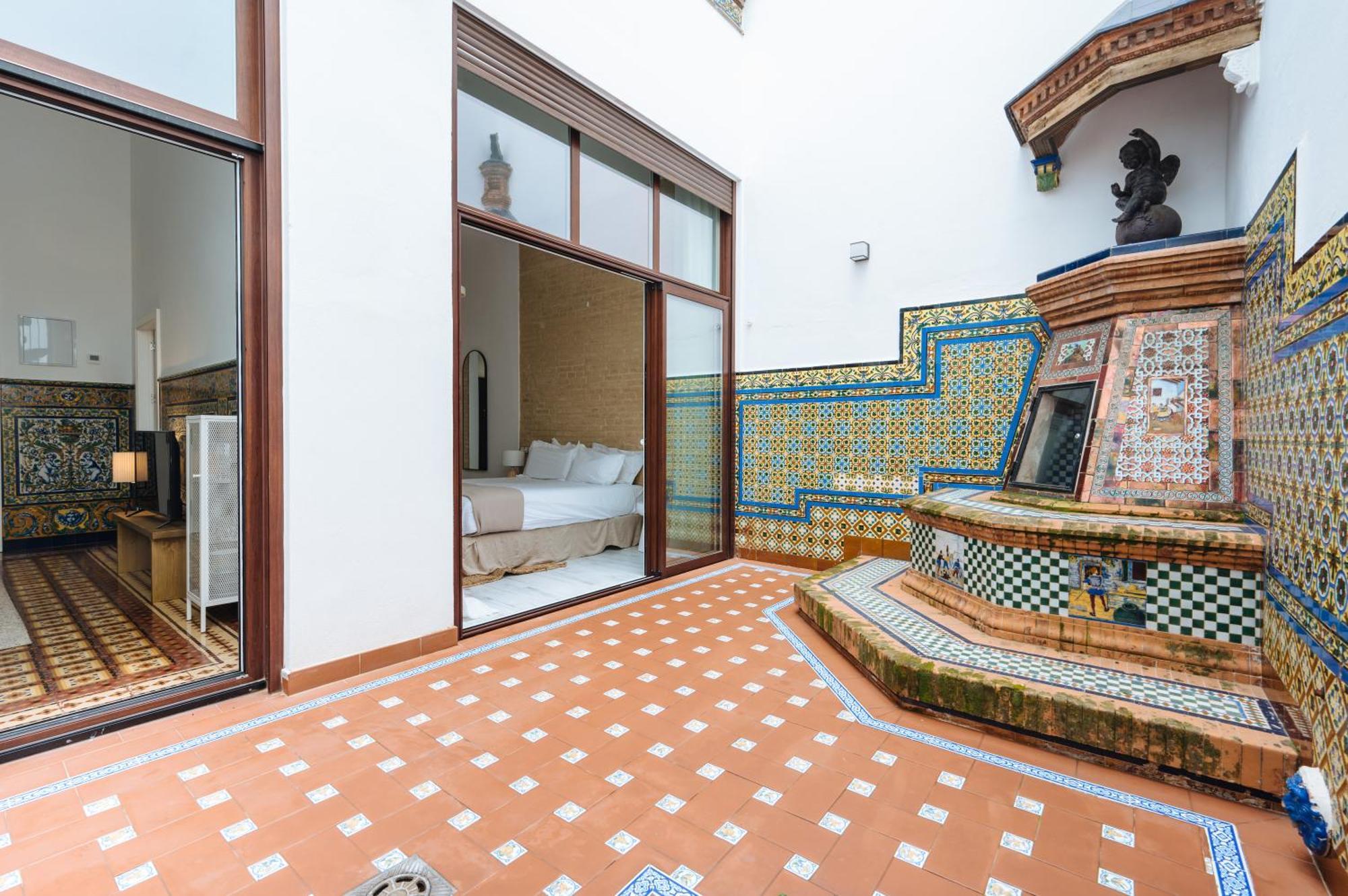 Apartamentos "El Escondite De Triana" Seville Ngoại thất bức ảnh