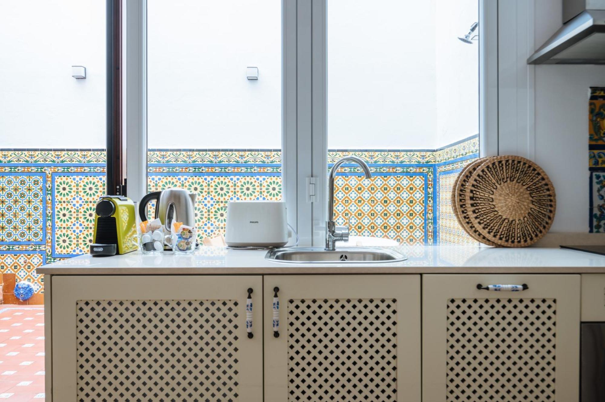 Apartamentos "El Escondite De Triana" Seville Ngoại thất bức ảnh