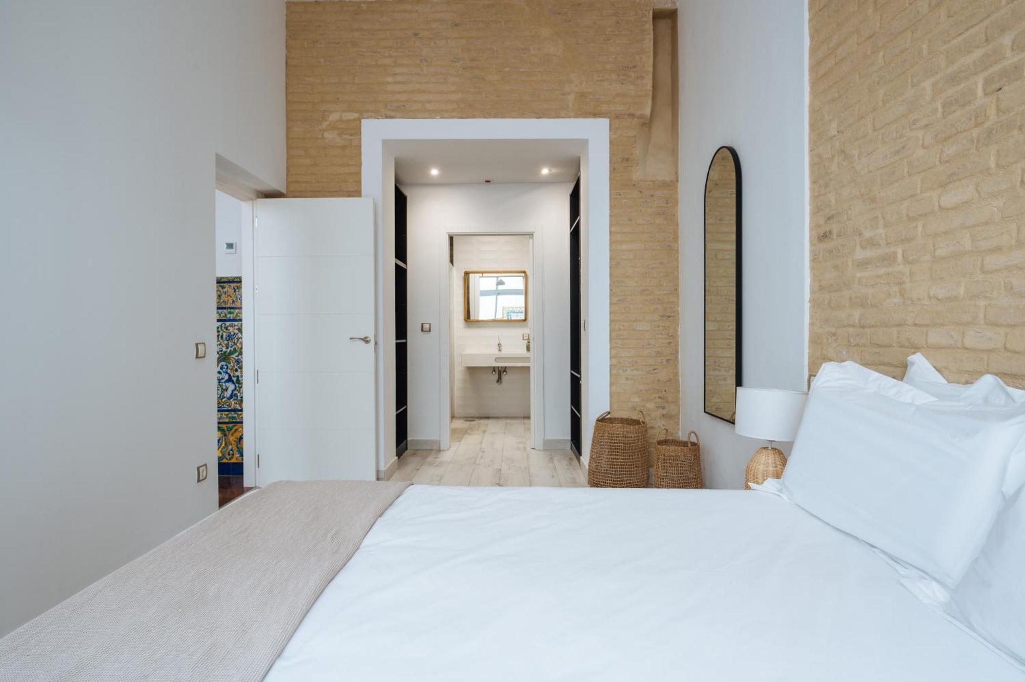 Apartamentos "El Escondite De Triana" Seville Ngoại thất bức ảnh
