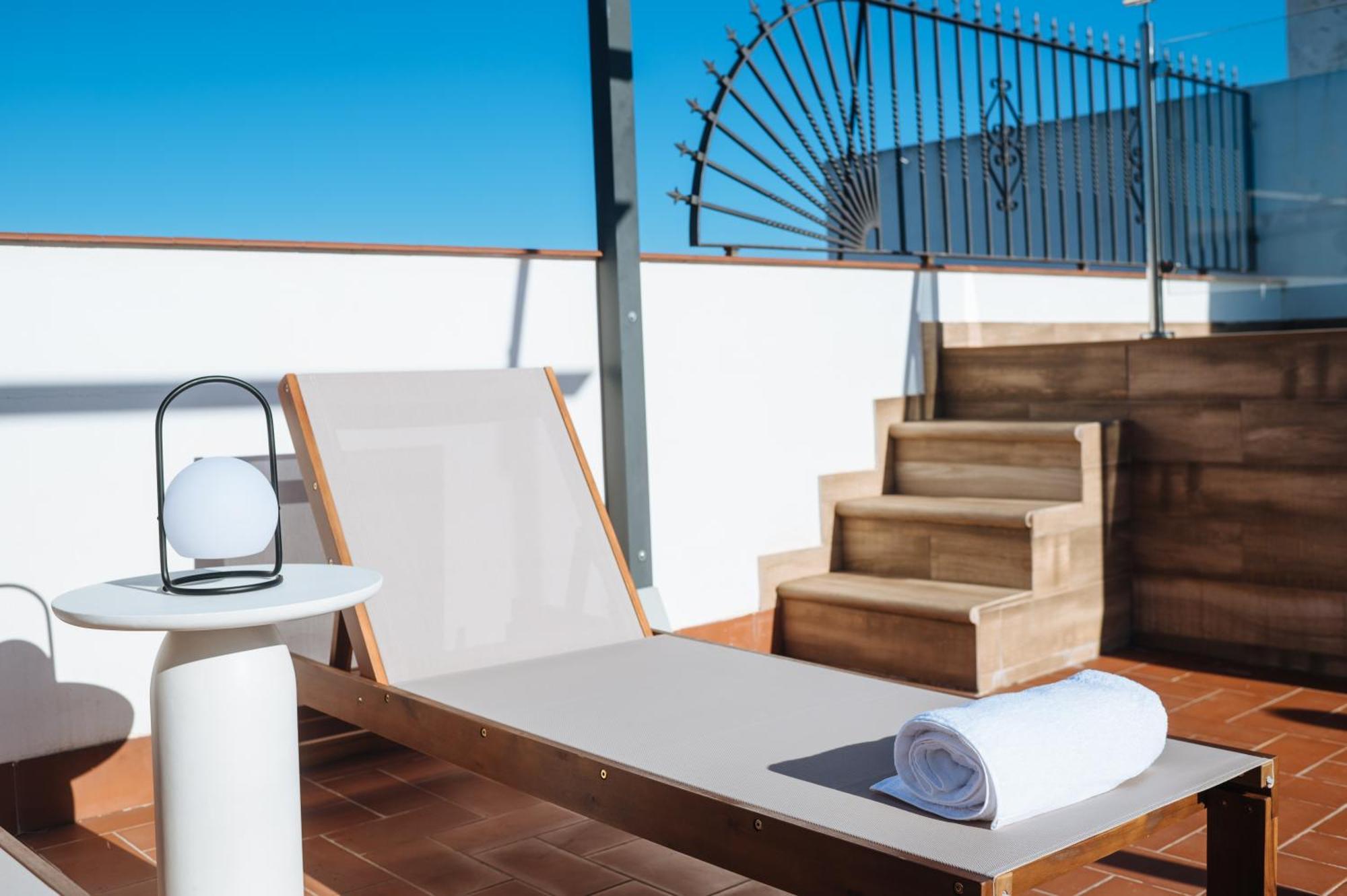 Apartamentos "El Escondite De Triana" Seville Ngoại thất bức ảnh